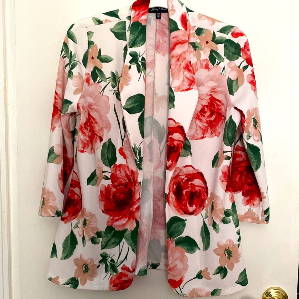 NEW Slinky Brand Beautiful Floral Jacket. Open front Relaxed sizesmall.